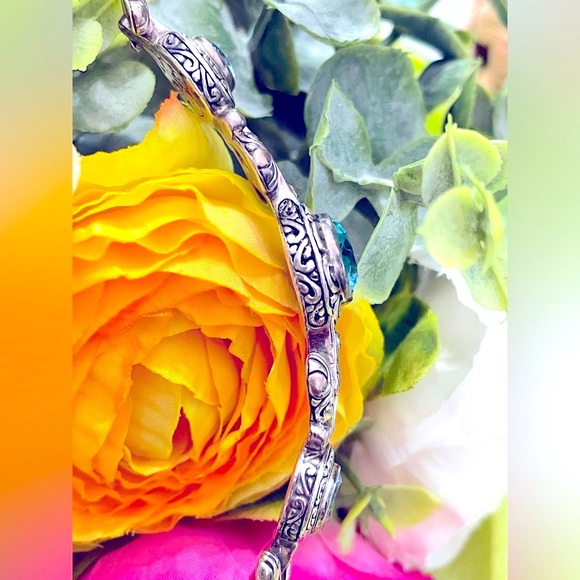 ❗️FINAL PRICE❗️925 Sterling Silver and 18k Yellow Gold Blue Topaz Bracelet. - Picture 7 of 9